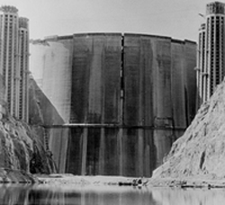 Hoover Dam in 1935 just before filling
