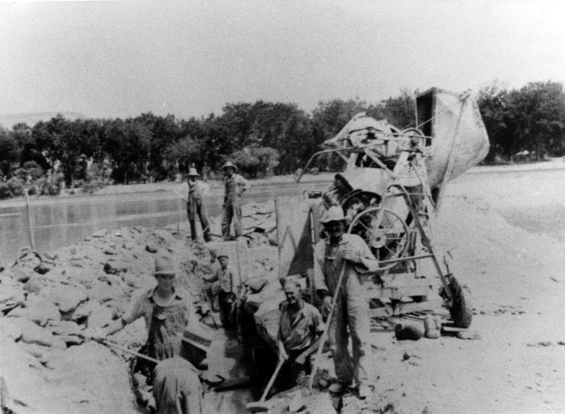 Tusher Wash Dam constuction in 1936